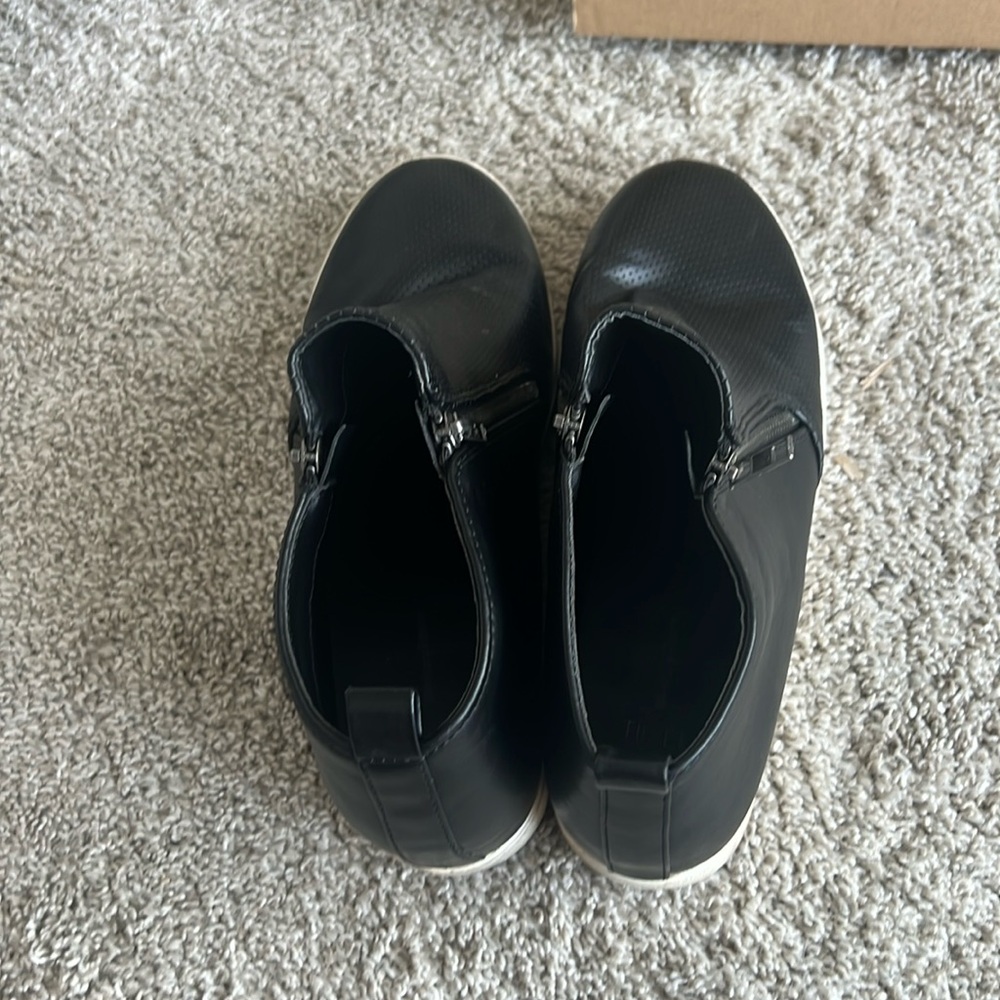 Boots with no heels
